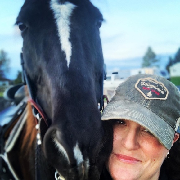 Meet your Posher, Amber - Picture 1 of 1